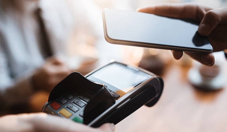 Nfc creditcardprocessing large Image of card reader